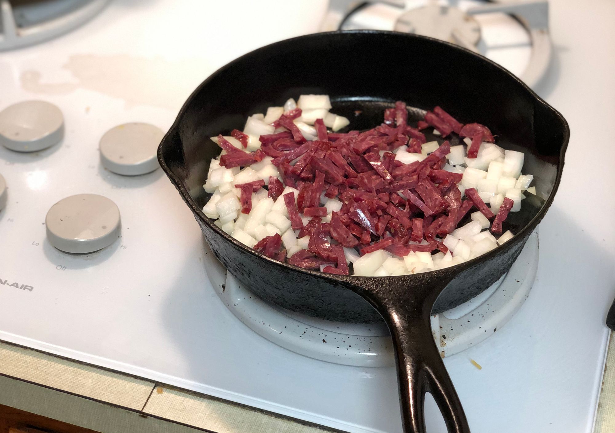 Making shakshuka with Cheez-Its and instant ramen